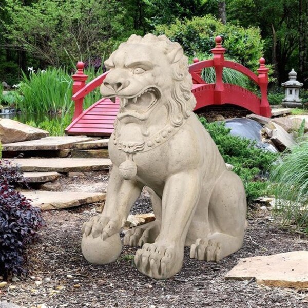 Male & Female Foo Dogs With Plinths